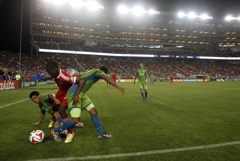Aug. 2, 2014 - Santa Clara, CA, USA - San Jose Earthquakes Cordell Cato fights for the ball against Seattle Sounders FC s Gonzalo Pineda 8 and Seattle Sounders FC s DeAndre Yedlin 17 in the second half of the game at Levi s Stadium in Santa Clara, Calif., on Saturday, Aug. 2, 2014. Copyright: xNhatxV.xMeyerx