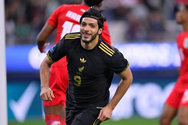 Ra&uacute;l Jim&eacute;nez celebrates his goal that put Mexico 1-0 against Panama in the Final Four of the CONCACAF Nations League.